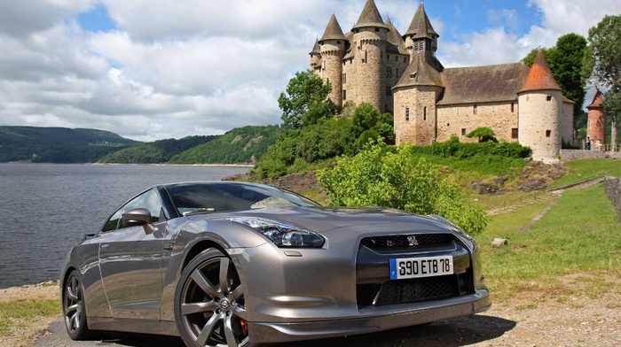 castle, cars