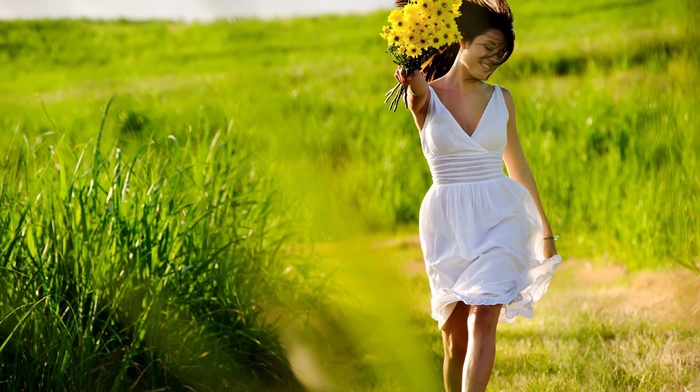 flowers, smiling, Bond girls, grass