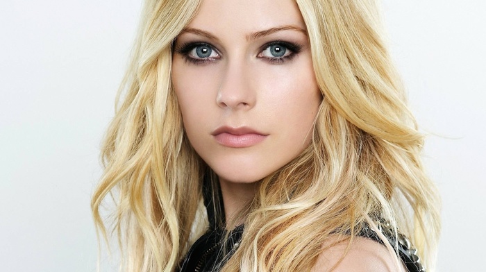 Avril Lavigne, blonde, singer