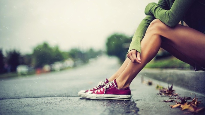 girl, legs, rain, leaves, Converse