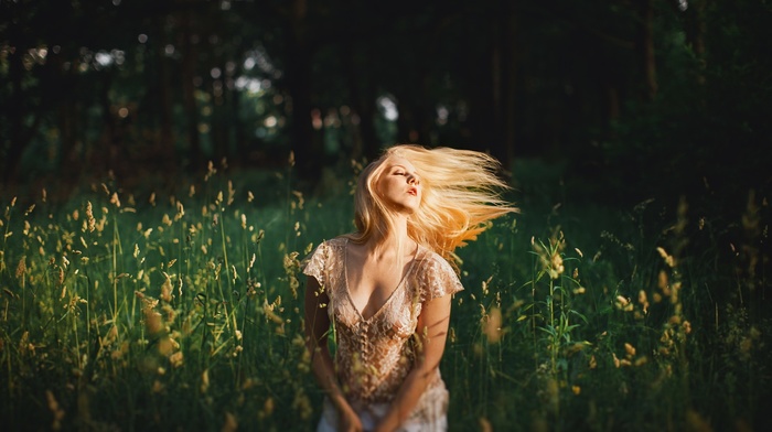 closed eyes, blonde, girl outdoors, girl, sunlight