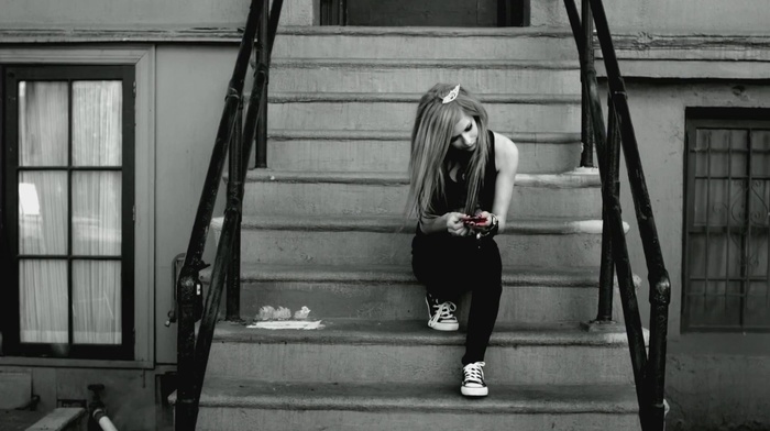 monochrome, Avril Lavigne