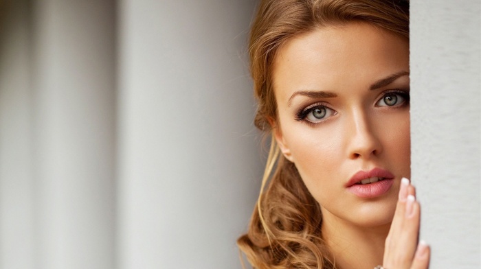 green eyes, face, blonde