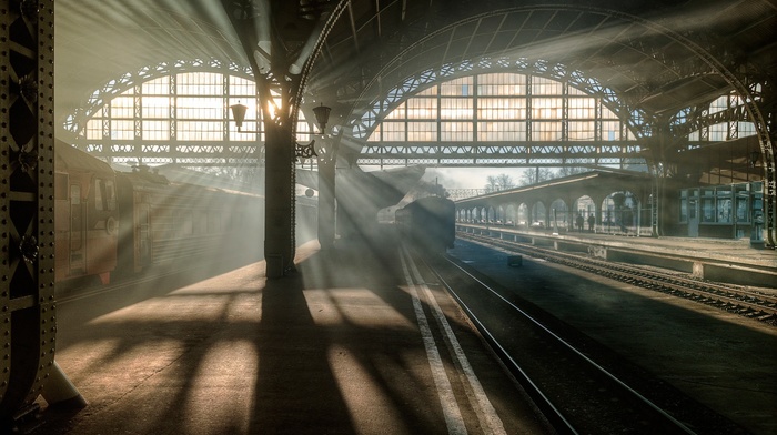 arch, pillar, sunlight, train, sun rays, Russia, silhouette, shadow, architecture, St. Petersburg, train station, lines, railway