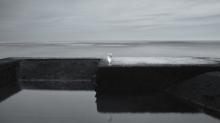 monochrome, long exposure, reflection, minimalism, sea, water, horizon, clouds, walls, glasses