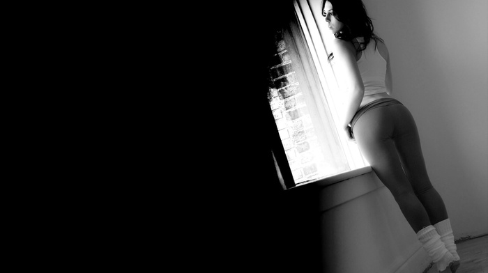 Anna Demi, monochrome