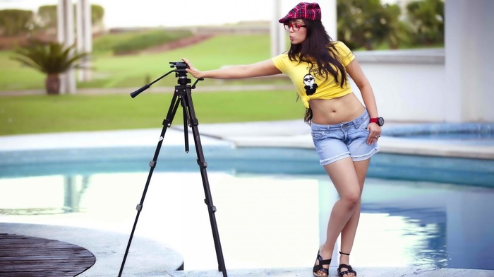 belly, swimming pool, girl with glasses, glasses, shorts, legs, jean shorts, T, shirt, Charmy Kaur, Psy, girl