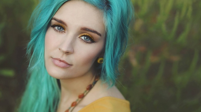 blue hair, blue eyes