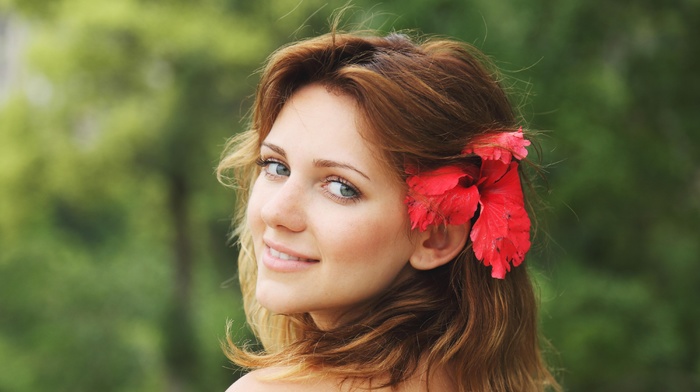 flower in hair, looking back, face, blue eyes, girl