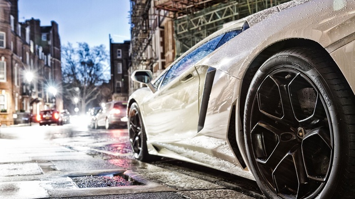 Lamborghini, Lamborghini Aventador