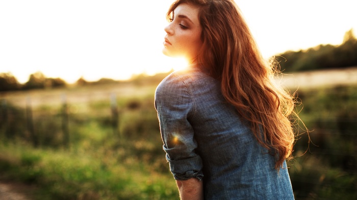 shirt, sunlight, long hair, depth of field, girl, girl outdoors, sunset, redhead, freckles