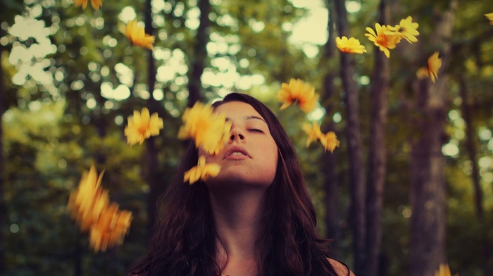 brunette, girl outdoors, flowers, face, girl