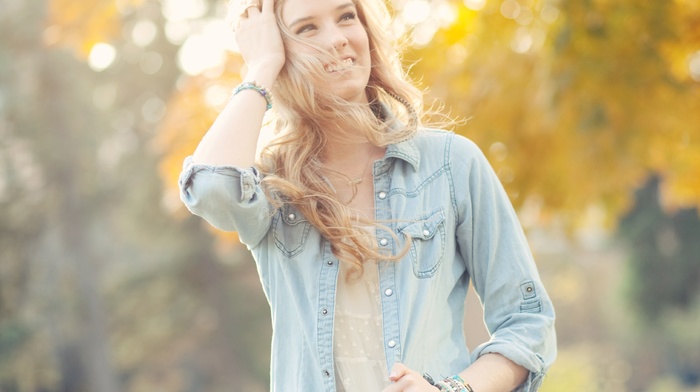 girl outdoors, blonde, smiling, girl