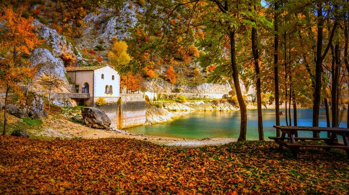 fall, hill, orange, yellow, nature, trees, camping, blue, landscape, green, lake, Italy, cottage
