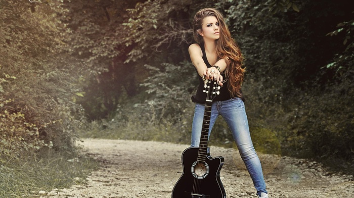 smoky eyes, girl outdoors, girl, model, guitar, brunette