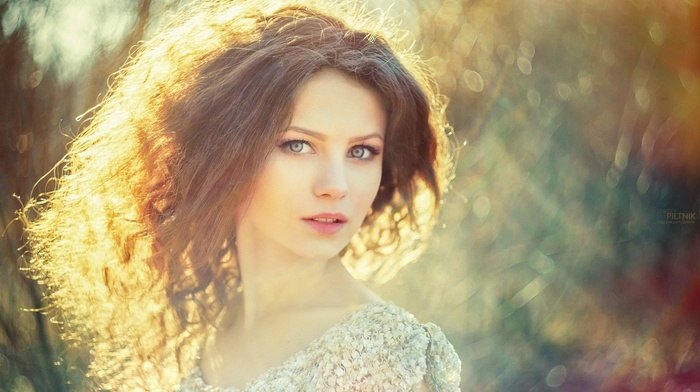 blue eyes, curly hair, girl, sunlight