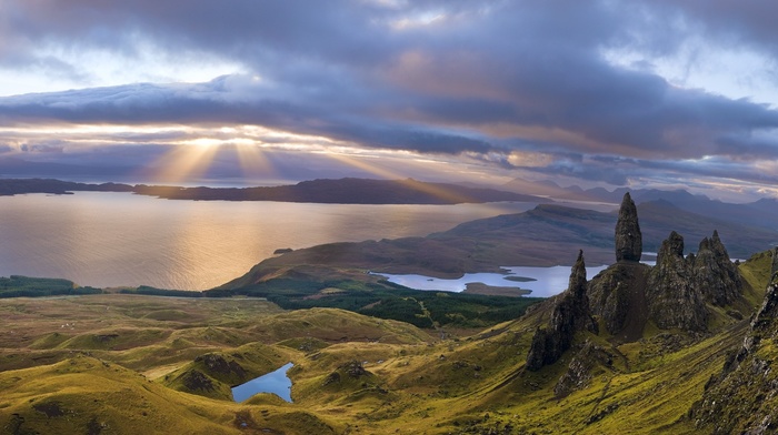 Skye, island, mountain, sunrise, panoramas, bay, Old Man of Storr, grass, nature, Scotland, UK, sea, sun rays, sunbeams, clouds, landscape