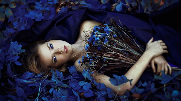 looking at viewer, girl outdoors, bare shoulders, blue flowers, bouquets, lying on back, blue eyes, girl, flowers, model