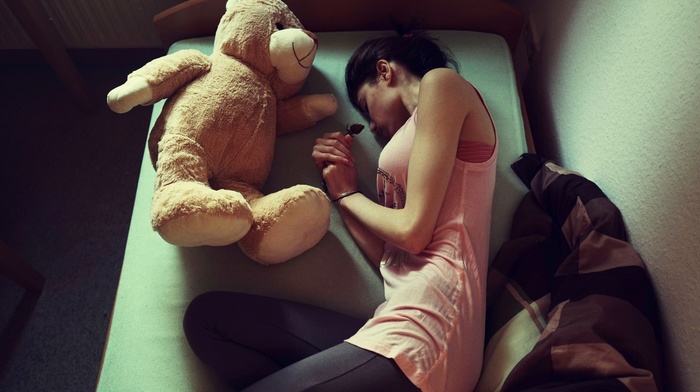 teddy bears, in bed, girl