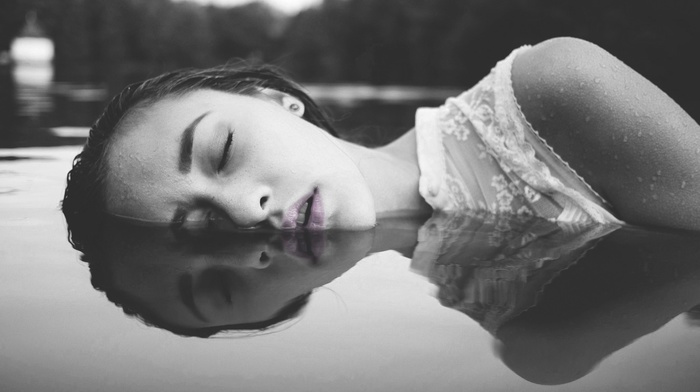 Adobe Photoshop, selective coloring, lips, wet, dead, reflection