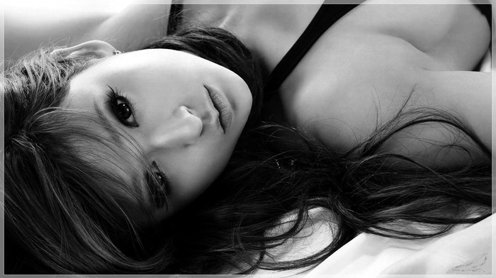 monochrome