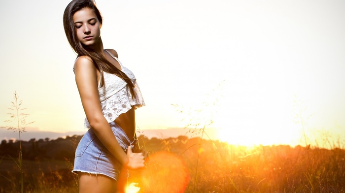 grass, jean shorts, girl, sun rays, model