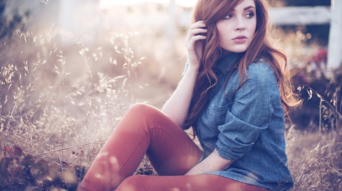 depth of field, grass, jeans, freckles, model, bokeh, photography