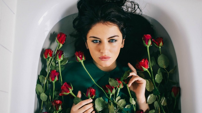 model, Aurela Skandaj, bathtub, face, rose, girl, blue eyes