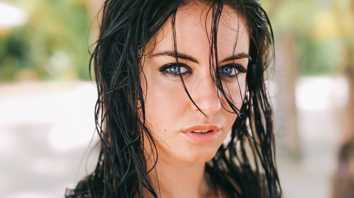 wet hair, brunette, model, girl, girl outdoors, Aurela Skandaj, blue eyes