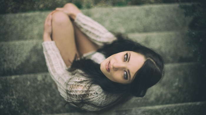 green eyes, white clothing, brunette, girl, black hair