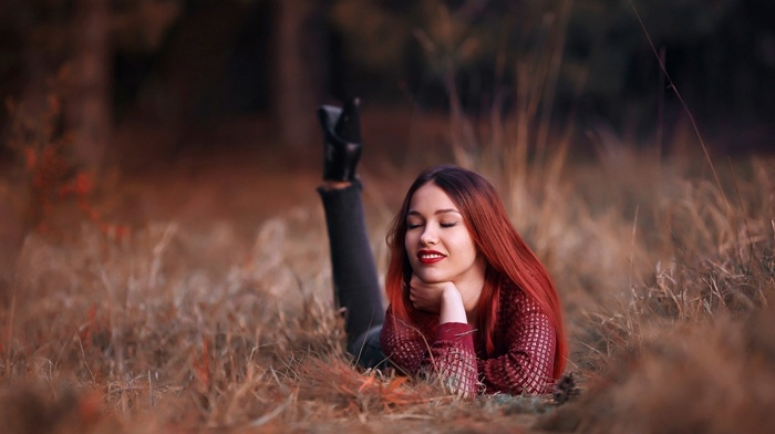 dyed hair, high heels, redhead, Aylin Yaar, on the floor, closed eyes, grass, girl