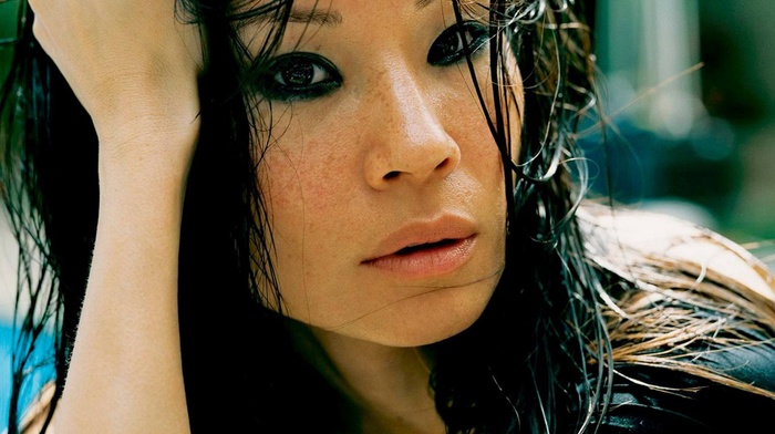 Lucy Liu, Hollywood, Asian, eyeliner, chinese, American, petite, face, girl, freckles, black hair, actress, almond eyes, brunette