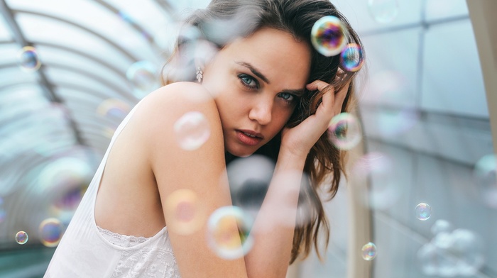 blue eyes, bubbles, Aurela Skandaj, brunette, girl