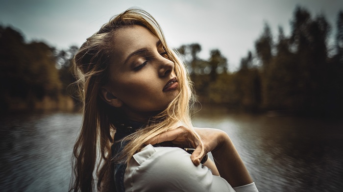 girl outdoors, closed eyes, portrait, girl, face, filter, blonde
