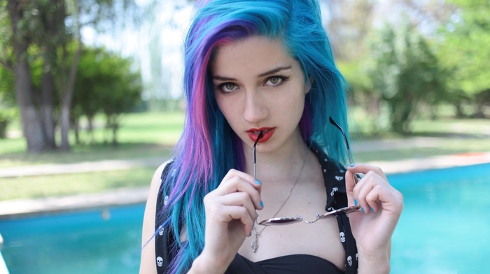 pink hair, glasses, Fay Suicide, blue hair, pale, girl
