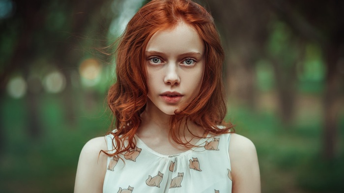 blue eyes, girl outdoors, face, redhead, girl, curly hair, model, portrait