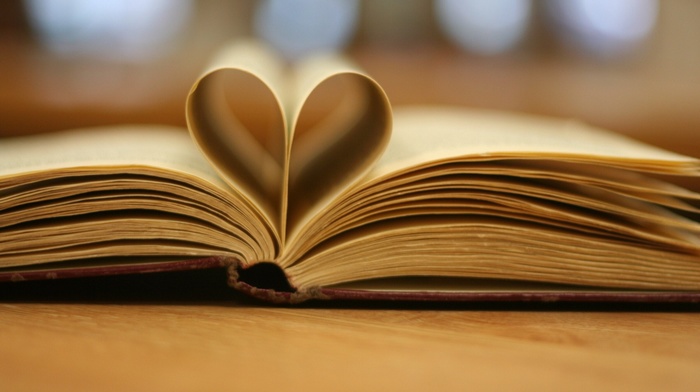 depth of field, hearts, books