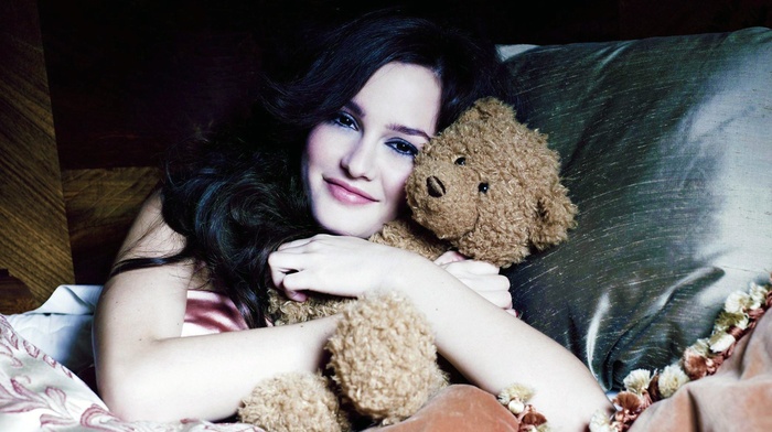 Leighton Meester, hugging, girl, black hair, actress, teddy bears, brunette