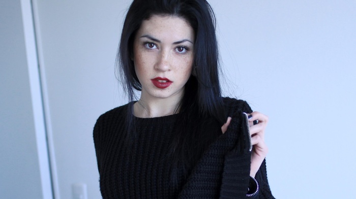 face, model, Cra Suicide, brown eyes, girl, black hair, freckles, sweater, brunette, portrait