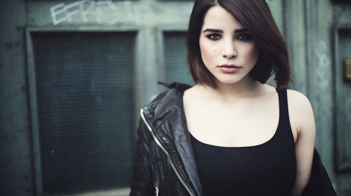 Julia Coldfront, smoky eyes, girl, jacket, brunette, leather jackets, tank top, short hair, girl outdoors, face, depth of field, lips