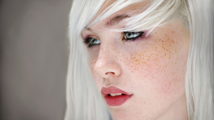platinum blonde, juicy lips, portrait, freckles, devon jade, eyes, girl, blonde