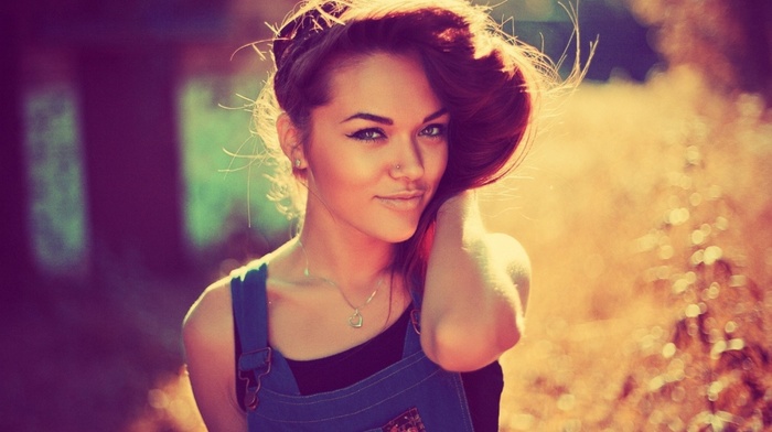 overalls, looking at viewer, filter, depth of field, brunette, girl, necklace, brown eyes, lips, Natali Danish, piercing