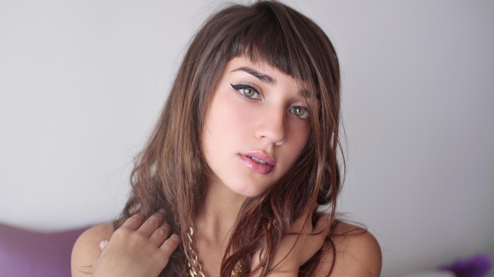 brunette, hazel eyes, Lovelace Suicide