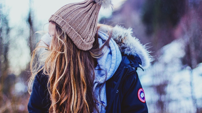 blonde, snow