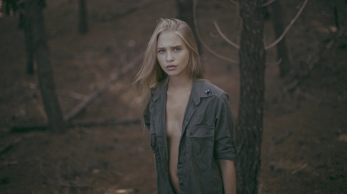 small boobs, girl outdoors, girl, model, blonde