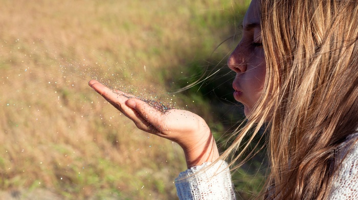 girl outdoors, girl