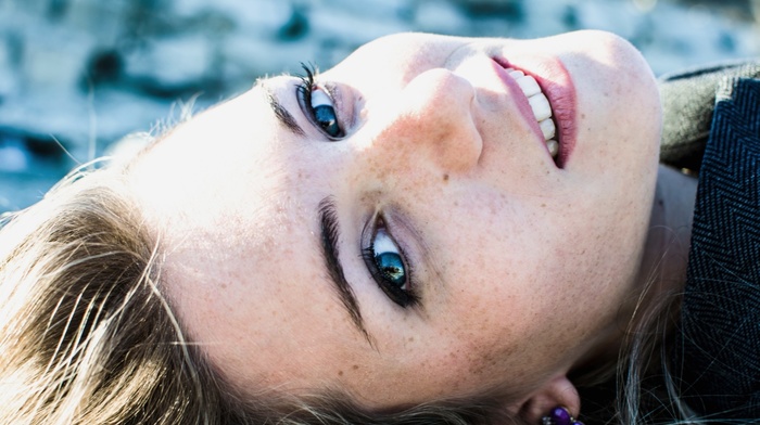 blue eyes, blonde, freckles