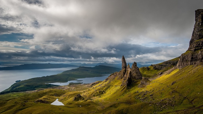 Scotland, grass, island, sea, Skye, lake, mountain, nature, clouds, Old Man of Storr, landscape