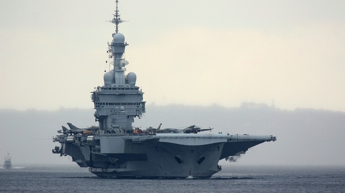 Charles de Gaulle aircraft carrier, sea