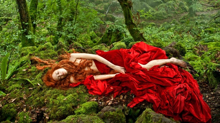 Tale of Tales, forest, red dress, moss, closed eyes, movies, girl outdoors, green, 2015, dirty feet, sleeping, girl, bare shoulders, leaves, barefoot, wavy hair, plants, rock, redhead, model, nature, long hair